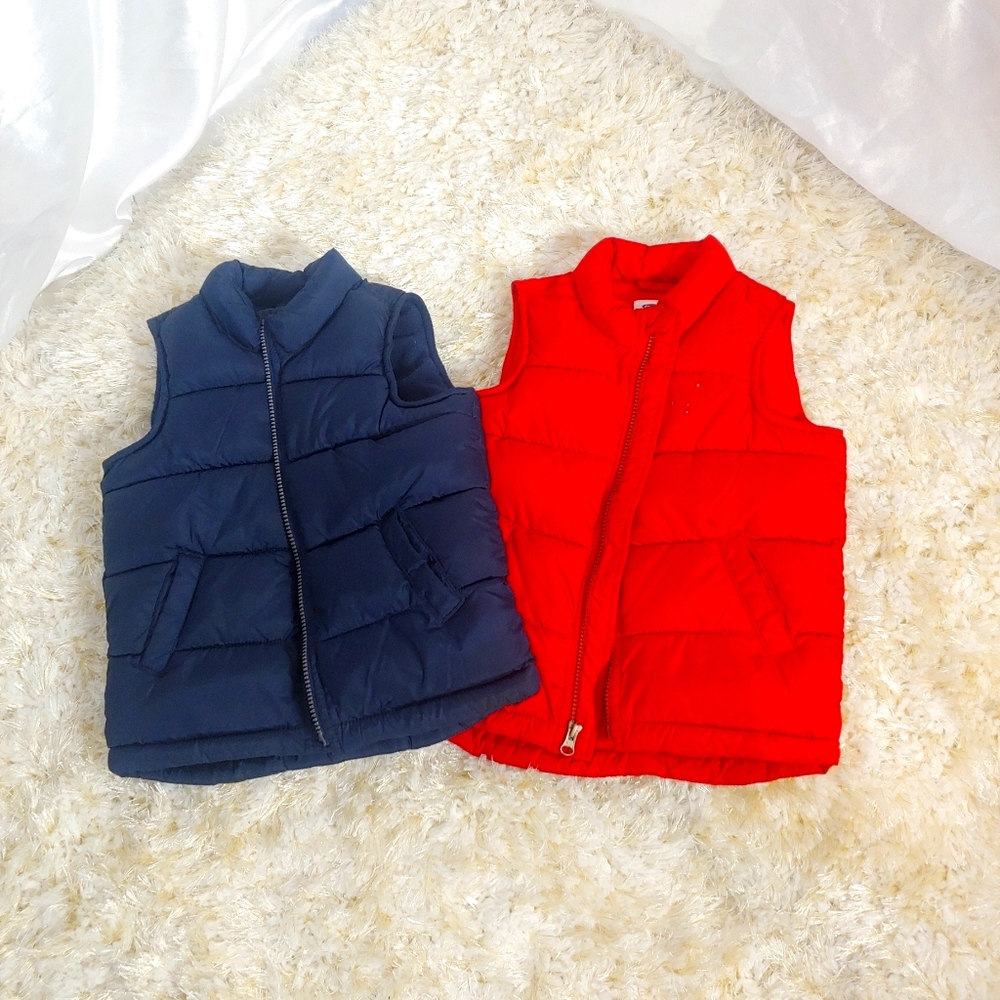 OLD NAVY vest bundle 1 Red and 1 Blue - 5T Unisex